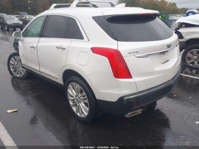 2018 CADILLAC XT5 1GYKNERS3JZ128638 Photo 2