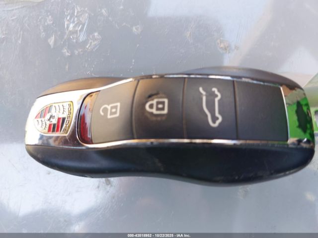 2019 PORSCHE MACAN WP1AA2A56KLB08114 Photo 10