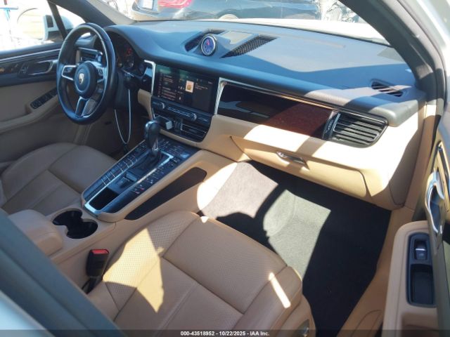 2019 PORSCHE MACAN WP1AA2A56KLB08114 Photo 4