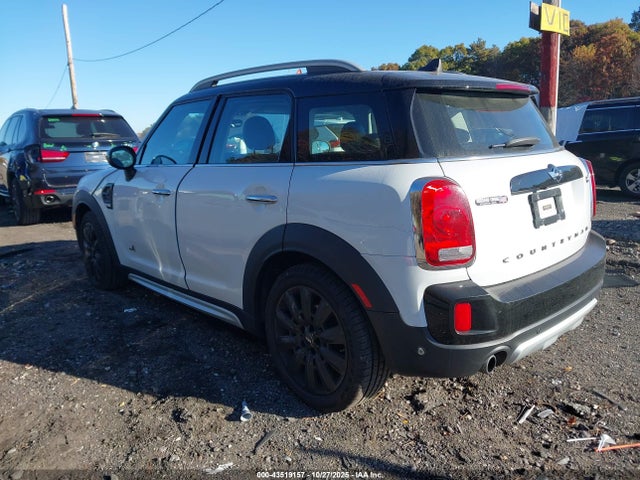 2018 MINI COUNTRYMAN WMZYV5C30J3B75844 Photo 2