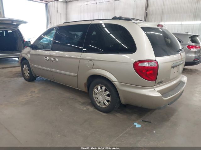 2005 CHRYSLER TOWN & COUNTRY 2C4GP54L45R328496 Photo 2