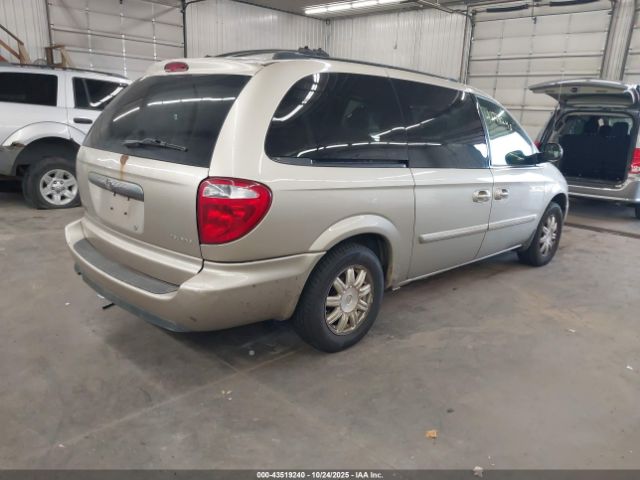 2005 CHRYSLER TOWN & COUNTRY 2C4GP54L45R328496 Photo 3