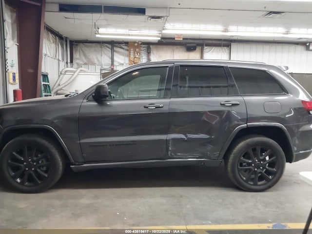 1C4RJFAG7JC119571 Jeep Grand Cherokee Altitude 4x4