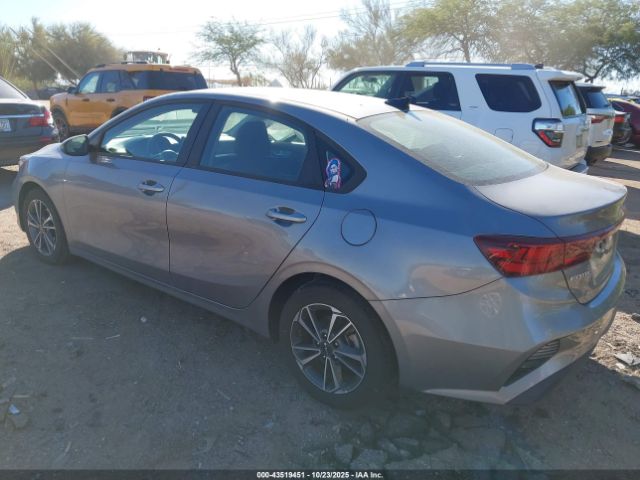 2023 KIA FORTE 3KPF24AD2PE631539 Photo 2