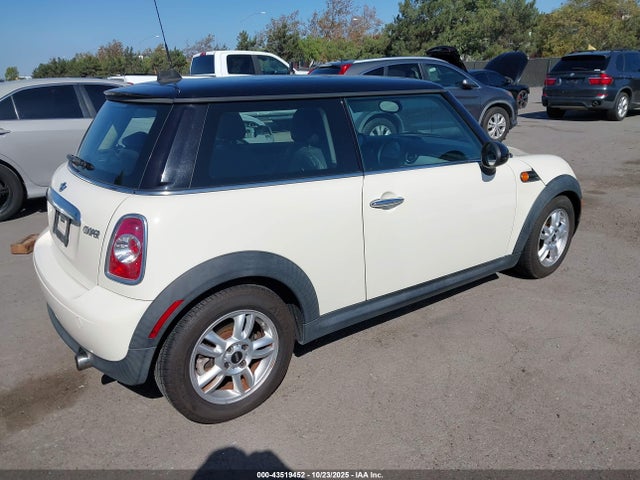 2012 MINI COOPER WMWSU3C55CT264191 Photo 3