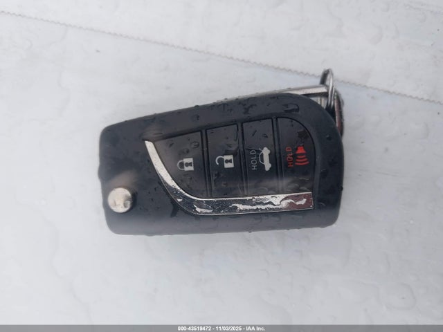 4T1C11AKXLU381686 Toyota CAMRY LE