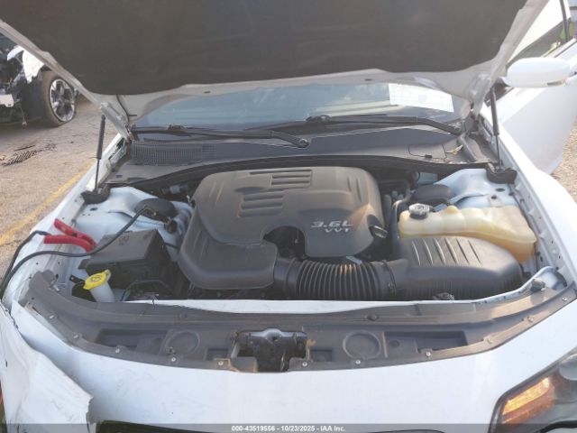 2018 CHRYSLER 300 2C3CCABGXJH243921 Photo 9