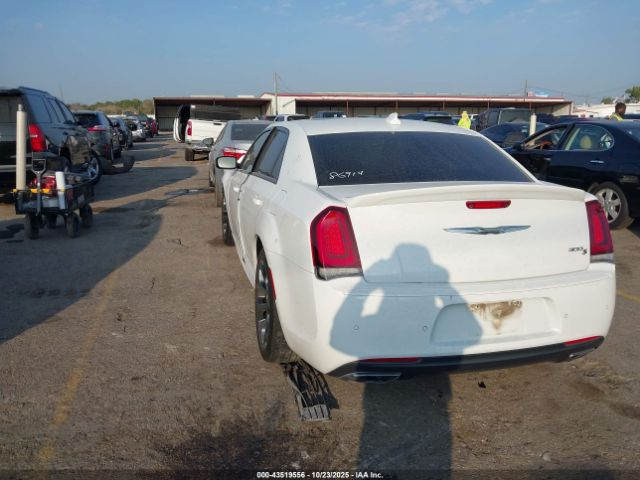 2018 CHRYSLER 300 2C3CCABGXJH243921 Photo 2