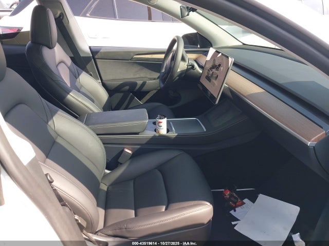 2025 TESLA MODEL Y 7SAYGDEF9SF304440 Photo 4