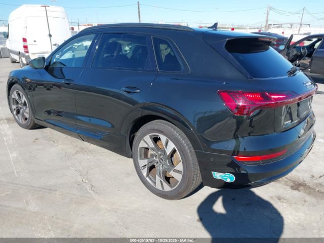2022 AUDI E-TRON WA1AAAGE1NB013676 Photo 2