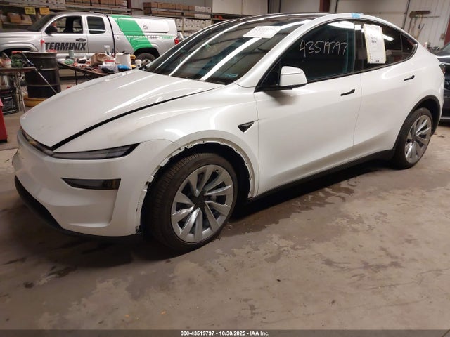 2026 TESLA MODEL Y 7SAYGDEE9TA388250 Photo 1