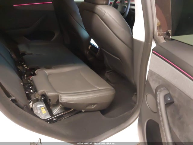 2026 TESLA MODEL Y 7SAYGDEE9TA388250 Photo 7