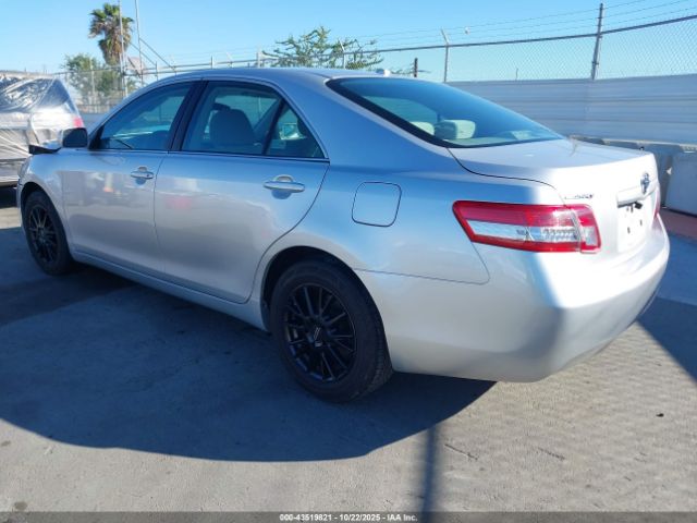 2011 TOYOTA CAMRY 4T4BF3EK4BR197898 Photo 2