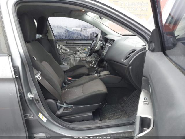 2018 MITSUBISHI OUTLANDER SPORT JA4AR3AU6JU017077 Photo 4