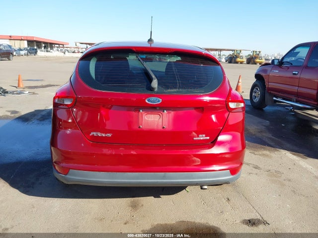 Ford FOCUS SE 2015 1FADP3K22FL300570 Image 16