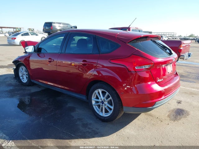 Ford FOCUS SE 2015 1FADP3K22FL300570 Image 3