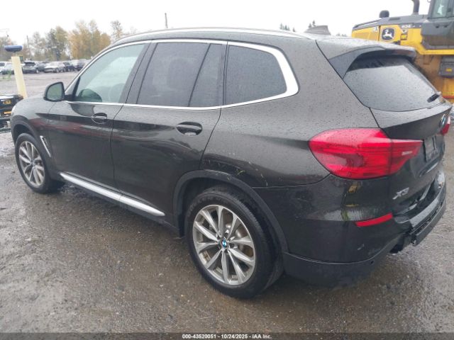 2019 BMW X3 5UXTR9C57KLE17455 Photo 2