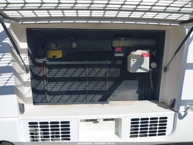 2001 Freightliner Chassis X Line Motor Home მანქანა იყიდება აუქციონზე, vin: 4UZAAHAK81CJ18423, აუქციონის ნომერი: 43520246