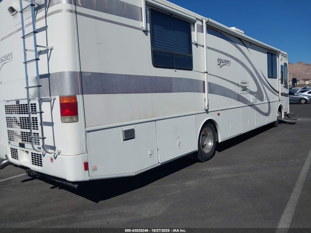 2001 Freightliner Chassis X Line Motor Home მანქანა იყიდება აუქციონზე, vin: 4UZAAHAK81CJ18423, აუქციონის ნომერი: 43520246
