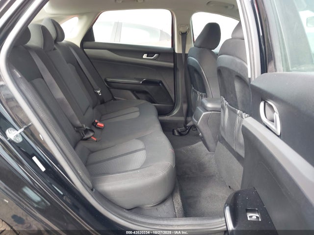 5XXG14J21NG111360 KIA K5 LXS
