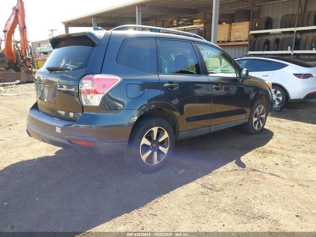 Subaru Forester 2.5i Premium 2018 JF2SJADCXJH460500 Image 4