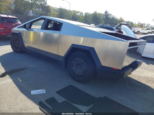 2025 TESLA CYBERTRUCK 7G2CEHEE6SA062275 Photo 2