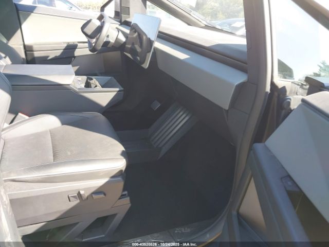 2025 TESLA CYBERTRUCK 7G2CEHEE6SA062275 Photo 4