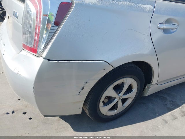 Auction sale of the 2013 Toyota Prius Two, vin: JTDKN3DU0D5642526, lot number: 43520550