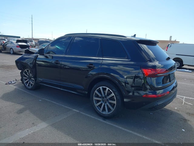 WA1LJBF75ND006252 Audi Q7 Premium Plus