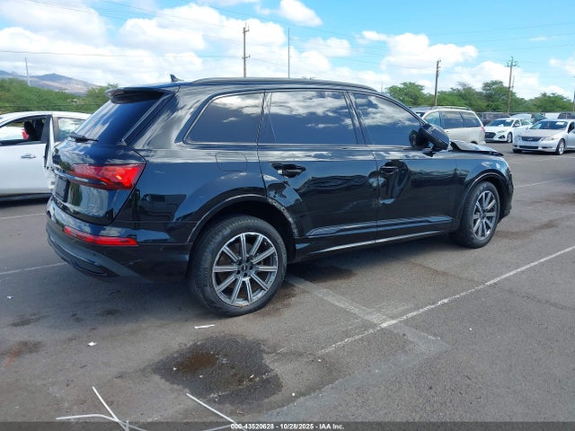 WA1LJBF75ND006252 Audi Q7 Premium Plus