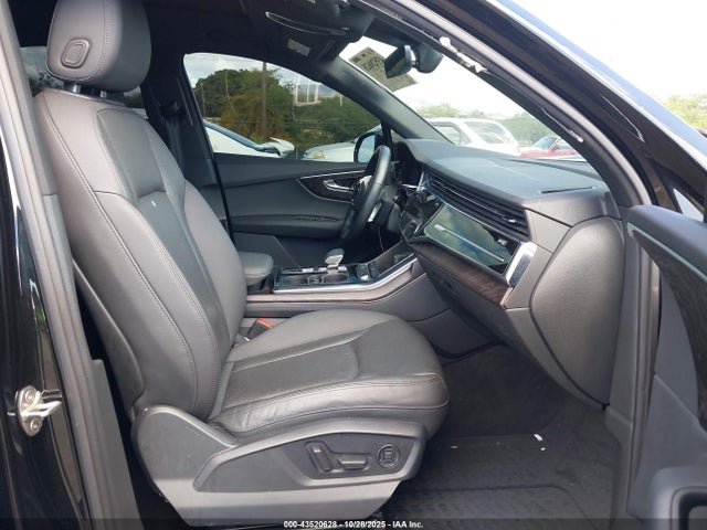 WA1LJBF75ND006252 Audi Q7 Premium Plus