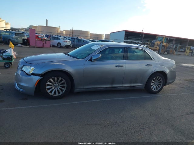 2014 Chrysler 300 მანქანა იყიდება აუქციონზე, vin: 2C3CCAAG0EH379868, აუქციონის ნომერი: 43520643