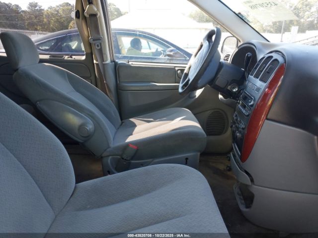 2005 CHRYSLER TOWN & COUNTRY 2C4GP44R25R475236 Photo 4