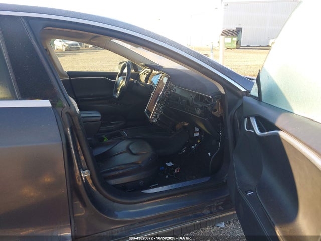2015 TESLA MODEL S 5YJSA1H48FF081150 Photo 4
