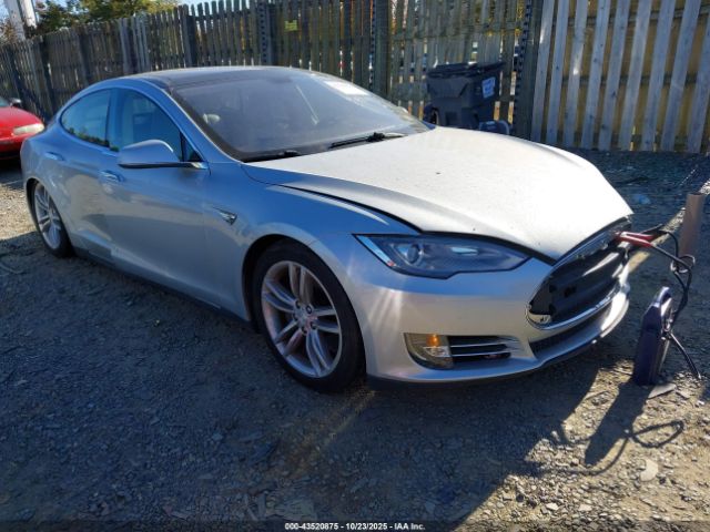 2013 TESLA MODEL S 5YJSA1CN8DFP16039 Photo 0