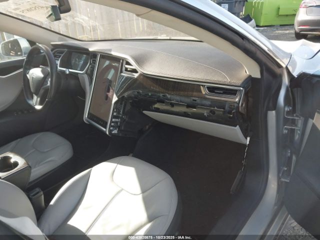 2013 TESLA MODEL S 5YJSA1CN8DFP16039 Photo 4