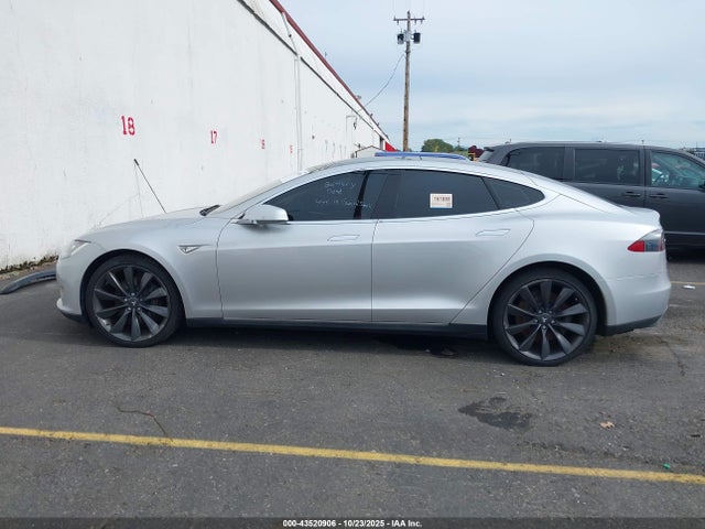 Продажа на аукционе авто 2013 Tesla Model S, vin: 5YJSA1CN1DFP26170, номер лота: 43520906
