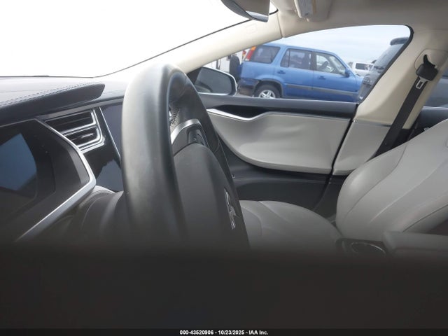 Продажа на аукционе авто 2013 Tesla Model S, vin: 5YJSA1CN1DFP26170, номер лота: 43520906