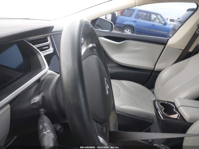 Продажа на аукционе авто 2013 Tesla Model S, vin: 5YJSA1CN1DFP26170, номер лота: 43520906