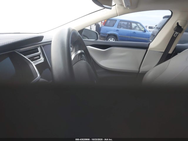 Продажа на аукционе авто 2013 Tesla Model S, vin: 5YJSA1CN1DFP26170, номер лота: 43520906