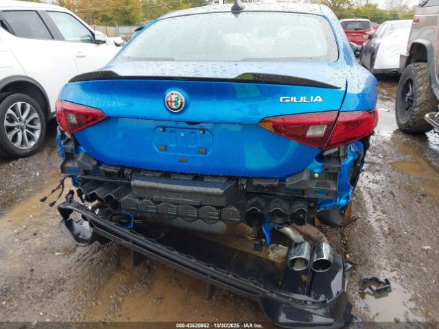 2023 ALFA ROMEO GIULIA ZARFAMEV8P7674469 Photo 5