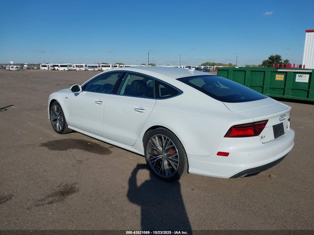 2016 AUDI A7 WAU2GAFC0GN071270 Photo 2