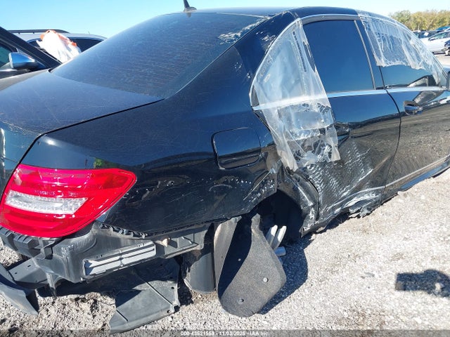 Aukcja sprzedaży 2013 Mercedes-benz C 250 Luxury/sport, vin: WDDGF4HB2DR266458, numer aukcji: 43521559