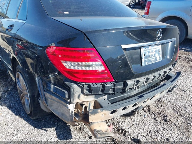 Aukcja sprzedaży 2013 Mercedes-benz C 250 Luxury/sport, vin: WDDGF4HB2DR266458, numer aukcji: 43521559