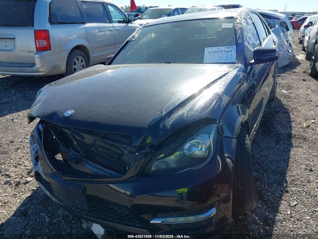 Aukcja sprzedaży 2013 Mercedes-benz C 250 Luxury/sport, vin: WDDGF4HB2DR266458, numer aukcji: 43521559