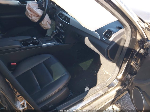 2013 MERCEDES-BENZ C 250 WDDGF4HB2DR266458 Photo 4