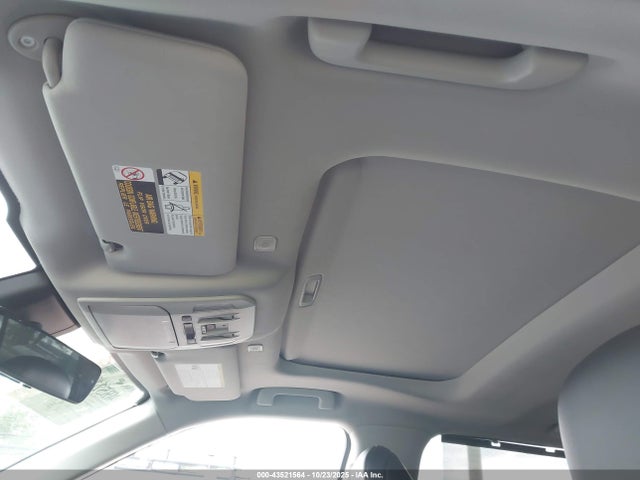 5TDKDRBH6SS589382 Toyota Highlander Xle