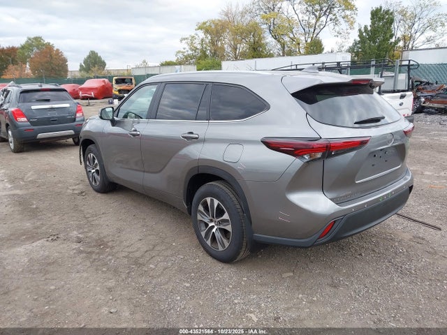 5TDKDRBH6SS589382 Toyota Highlander Xle