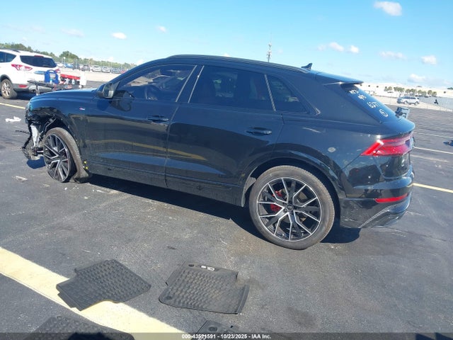 2022 AUDI Q8 WA1EVBF1XND026277 Photo 2