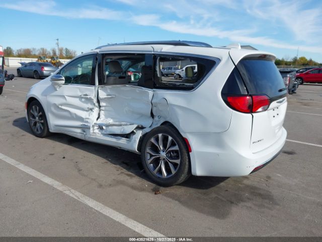 2018 CHRYSLER PACIFICA 2C4RC1GG5JR117703 Photo 2